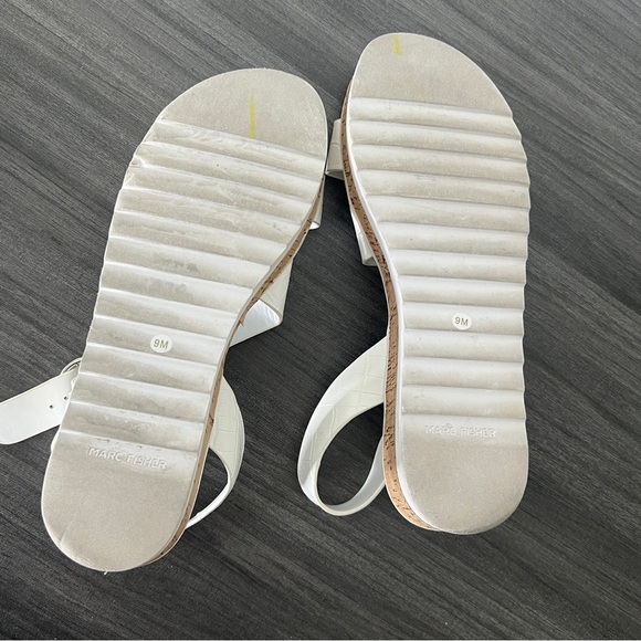 MARC FISHER Size 9M White Sandals GRANDIE FLAT wedge SANDALs Buckle Strap - Picture 8 of 8